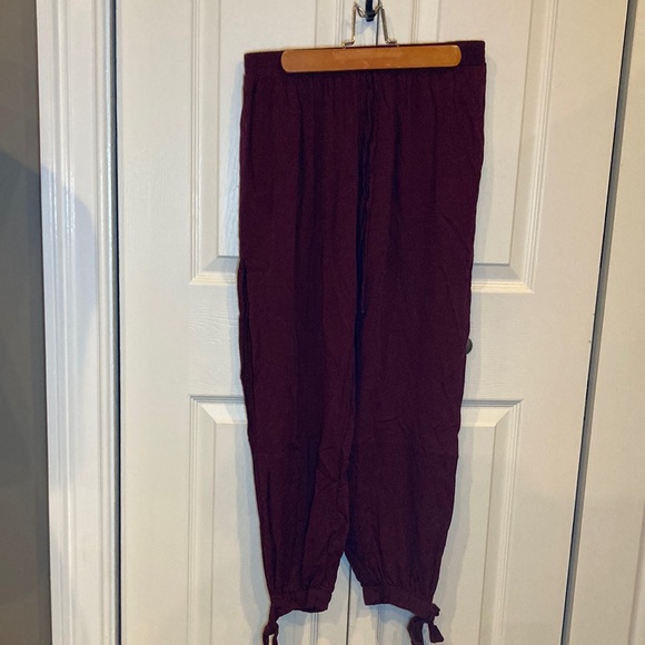 NWOT SHEIN High Split Side Knot Hem Pants Size M Maroon Color - Picture 3 of 11